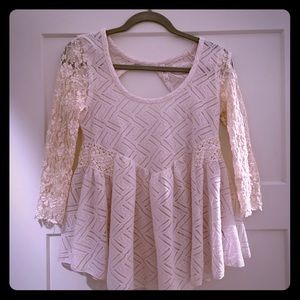Quarter sleeve, lace, open back free people top